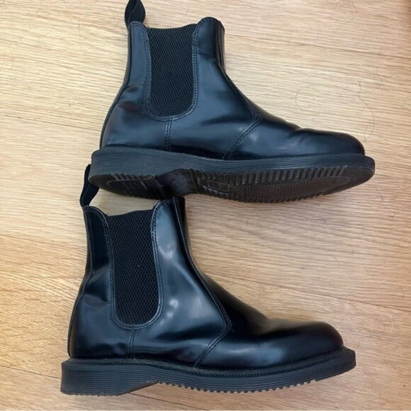 Dr. Martens Women’s Flora Chelsea Boot Size 5 - Picture 6 of 7